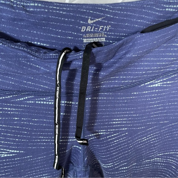 Nike ๐๐๐ ๐ ๐ข๐ง๐ ๐ฌ ๐๐ซ๐ข-๐
๐ข๐ญ ๐๐ฉ๐ข๐ ๐๐ฎ๐ง Crop Sz Large - Picture 2 of 4